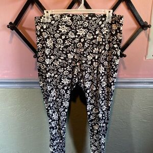 Old Navy Floral Leggings Leggings